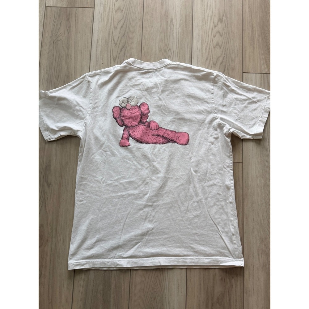 Uniqlo KAWS BFF Graphic T-Shirt Mens L White Pink XX Logo Streetwear Tee